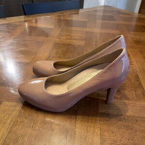 Naturalizer Michelle Classic High Heel Pump, size 6.5